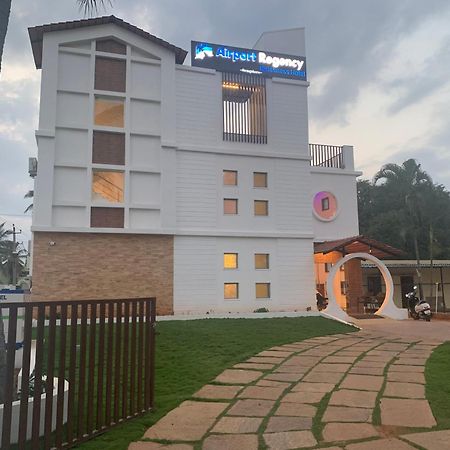 Airport Regency Hotel Devanahalli Екстериор снимка