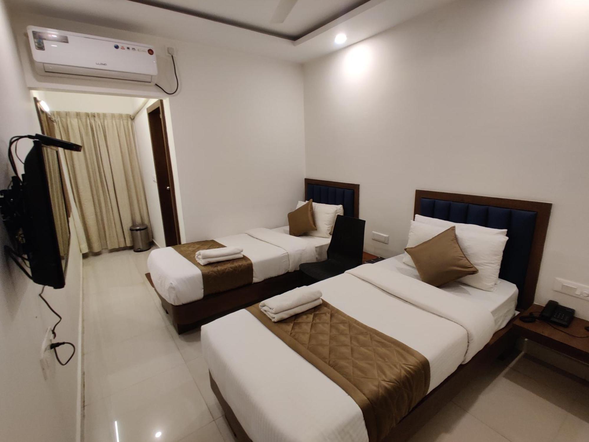 Airport Regency Hotel Devanahalli Екстериор снимка