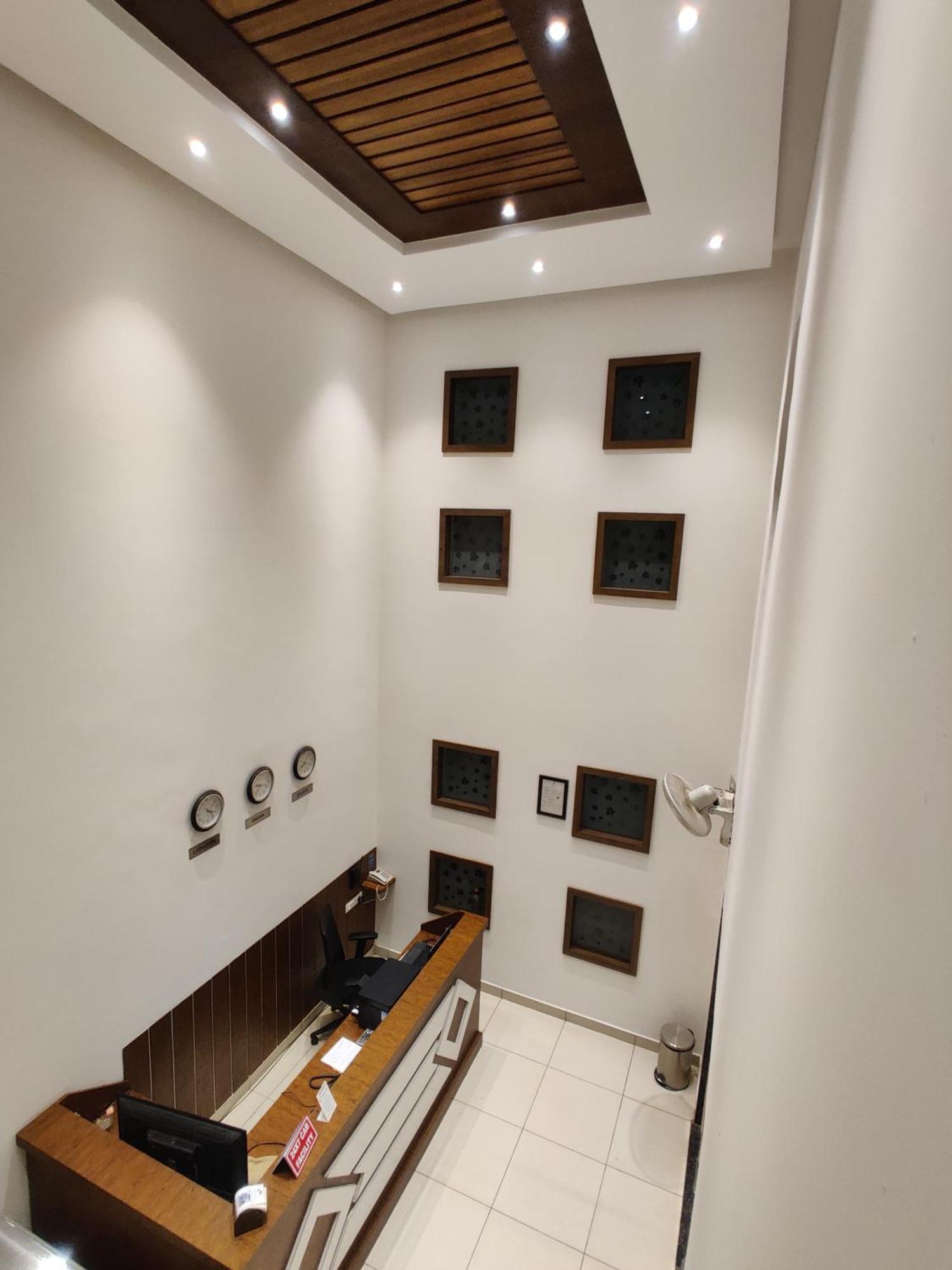 Airport Regency Hotel Devanahalli Екстериор снимка